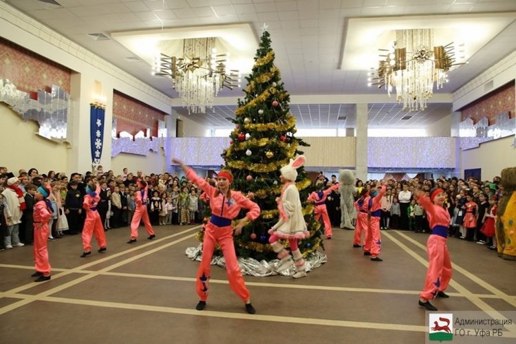 В Уфе состоялась традиционная Столичная ёлка для одарённых детей